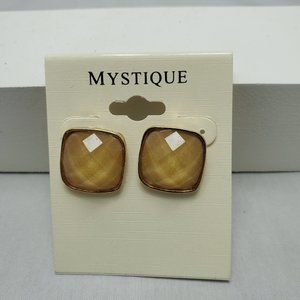 Mystique gold champagne square pierced earring